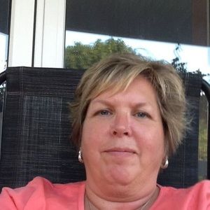 Meet your Posher, Suzanne